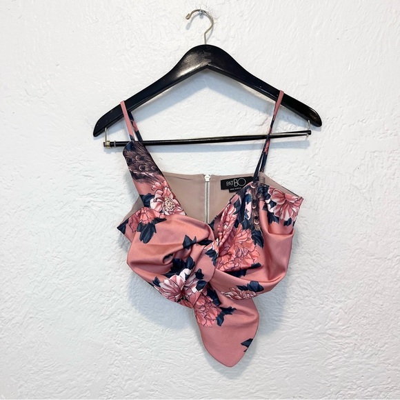 PatBO 4 Top Cropped Knot Twist Front Floral Crop - Picture 4 of 12